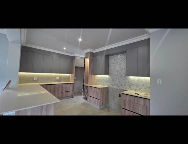 3 BEDROOM HOUSE FOR SALE IN OUTENIQUASBOSCH